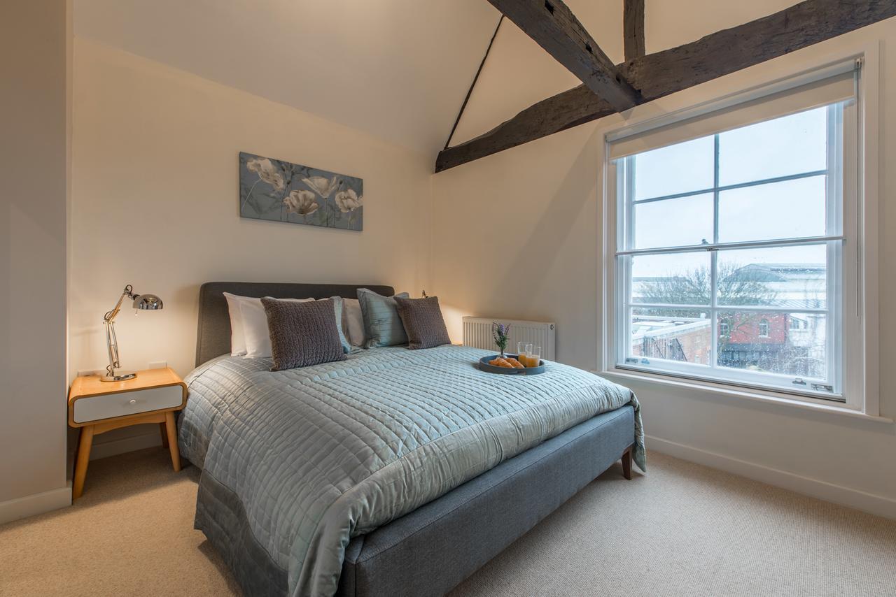 Central Windsor Apartment Facing The Castle 외부 사진