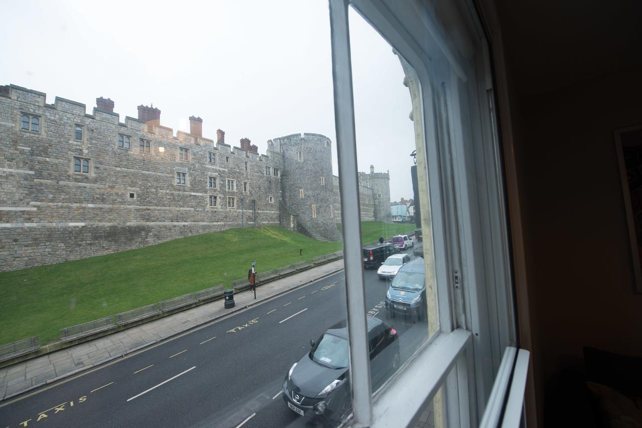 Central Windsor Apartment Facing The Castle 외부 사진